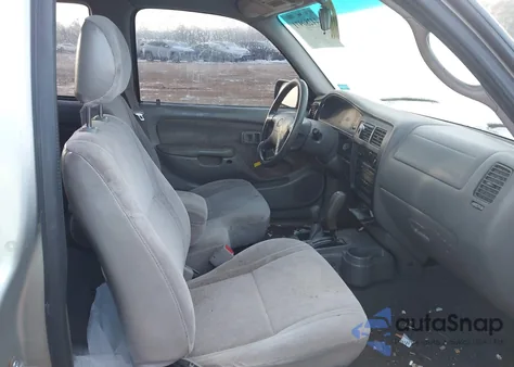 2001 Toyota Tacoma из США, поврежденный, VIN 5TEWM72NX1Z763578